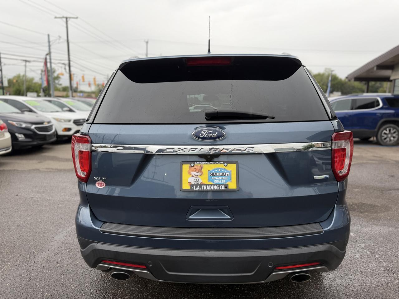 Ford Explorer photo 9