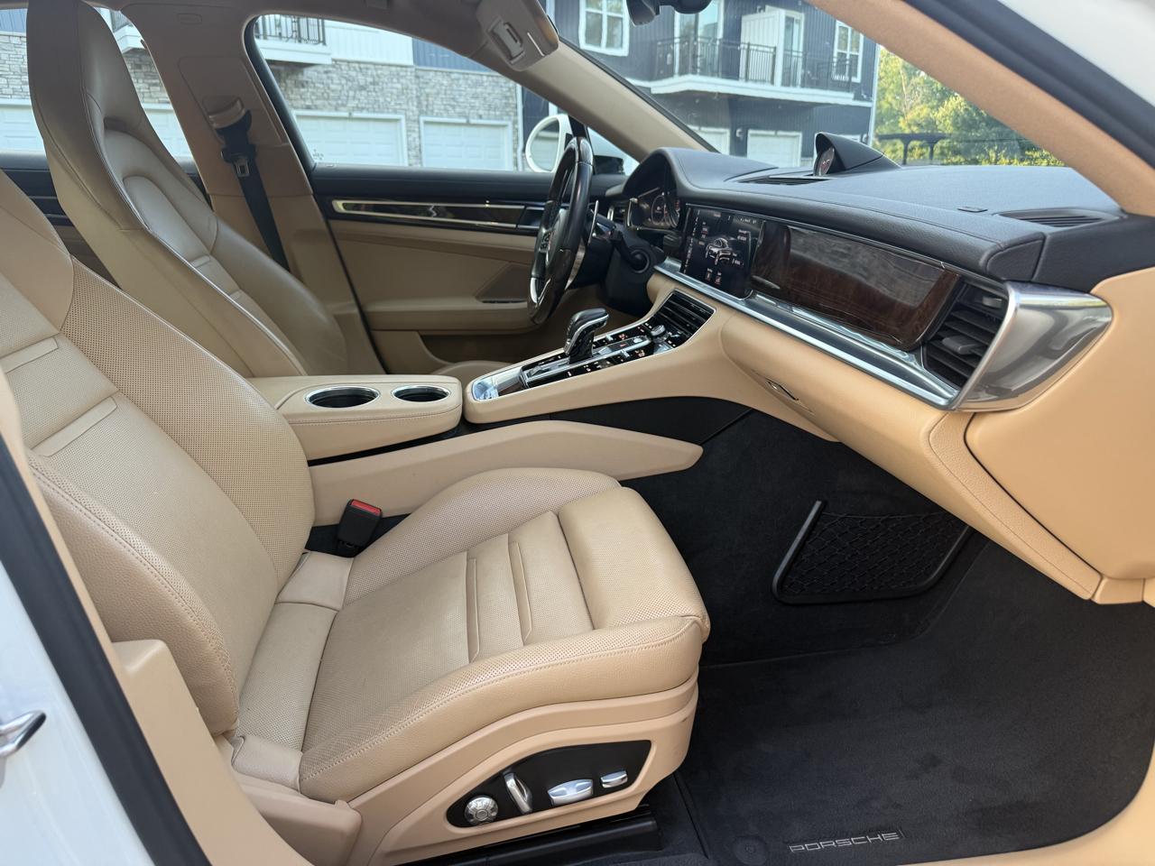 Porsche Panamera 4 2018