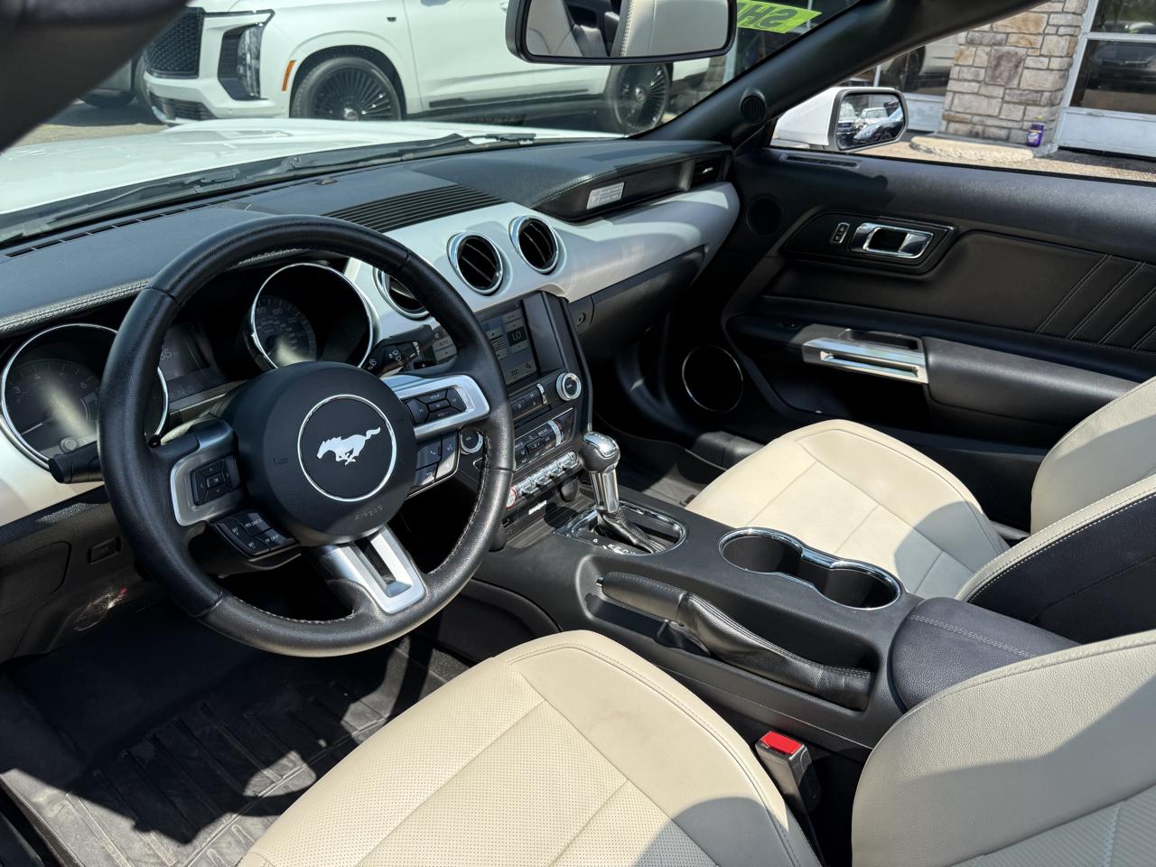 Ford Mustang GT convertible 2017