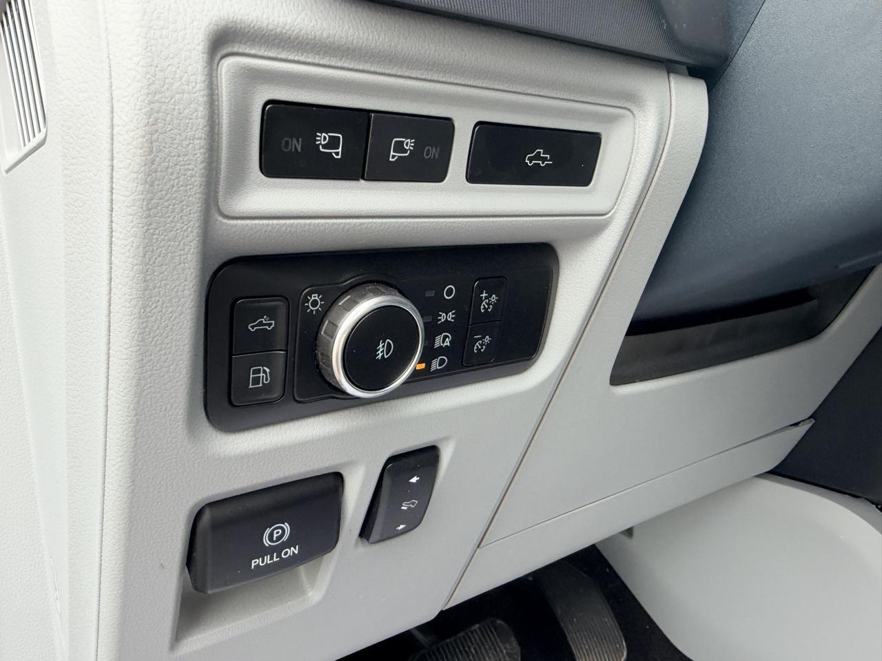 Ford F-150 Lariat SuperCrew 5.5-ft. Bed 4WD 2023