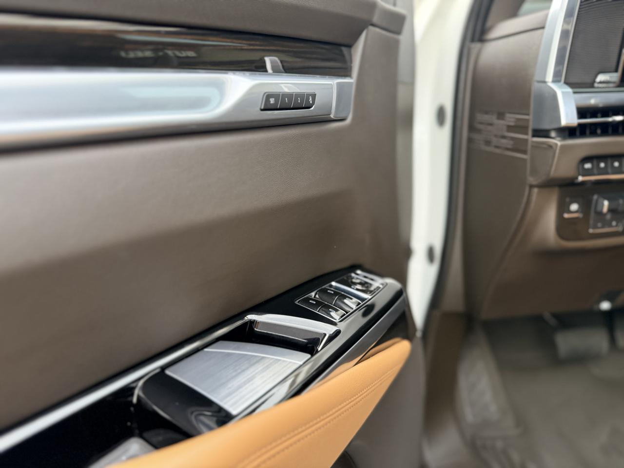 Cadillac Escalade Premium Luxury AWD 2025