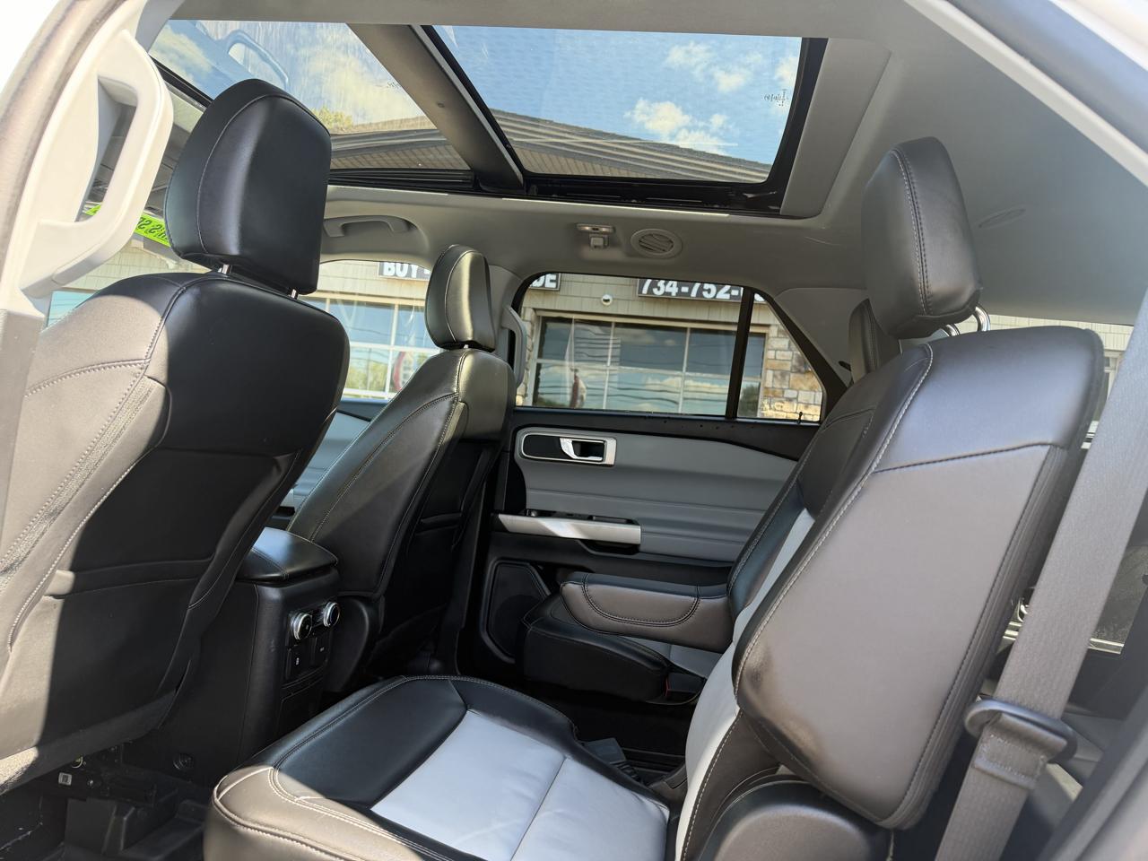 Ford Explorer XLT AWD 2024