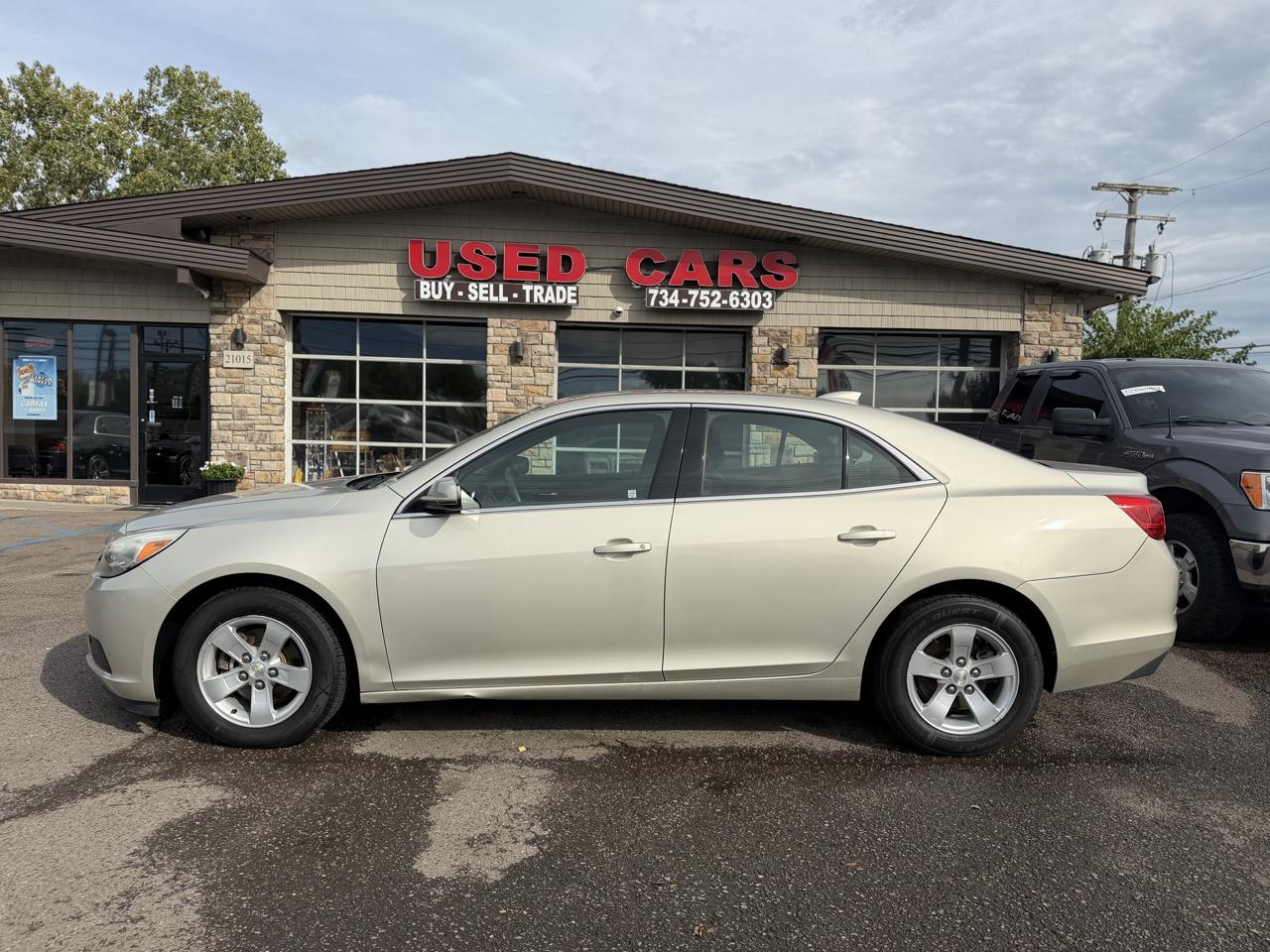 Chevrolet Malibu Limited photo 2