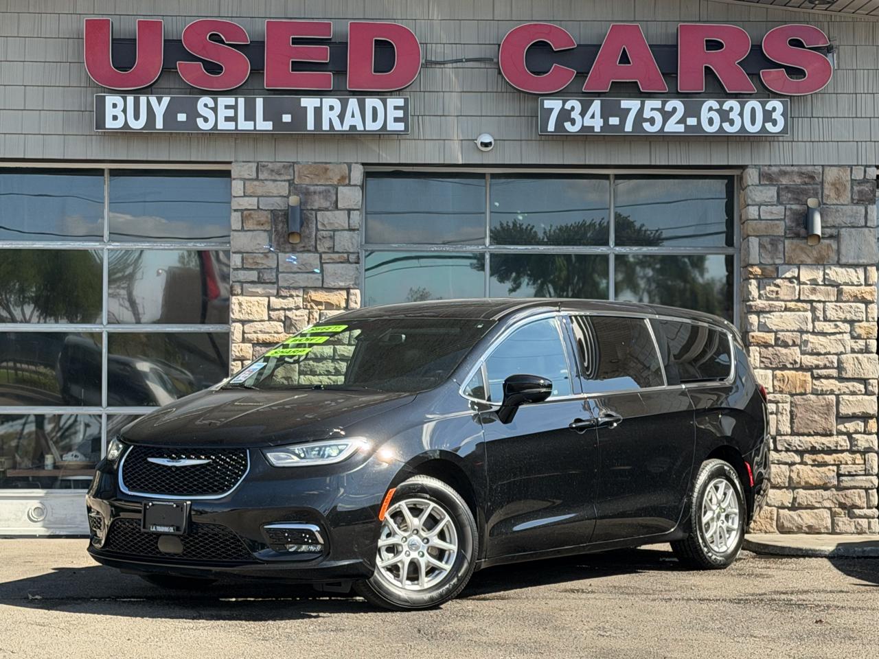 2025 Chrysler Pacifica Select