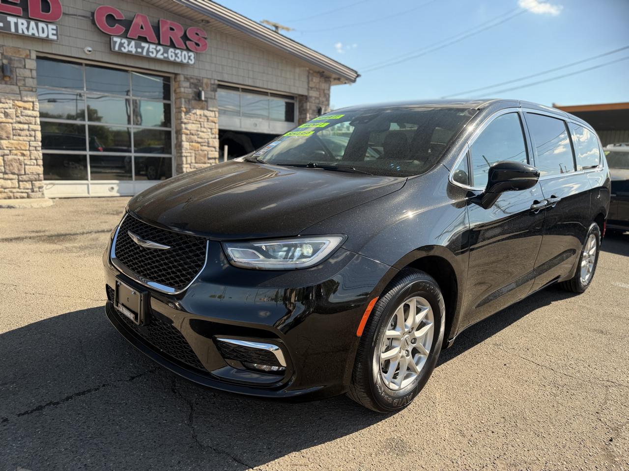 Chrysler Pacifica Select 2025