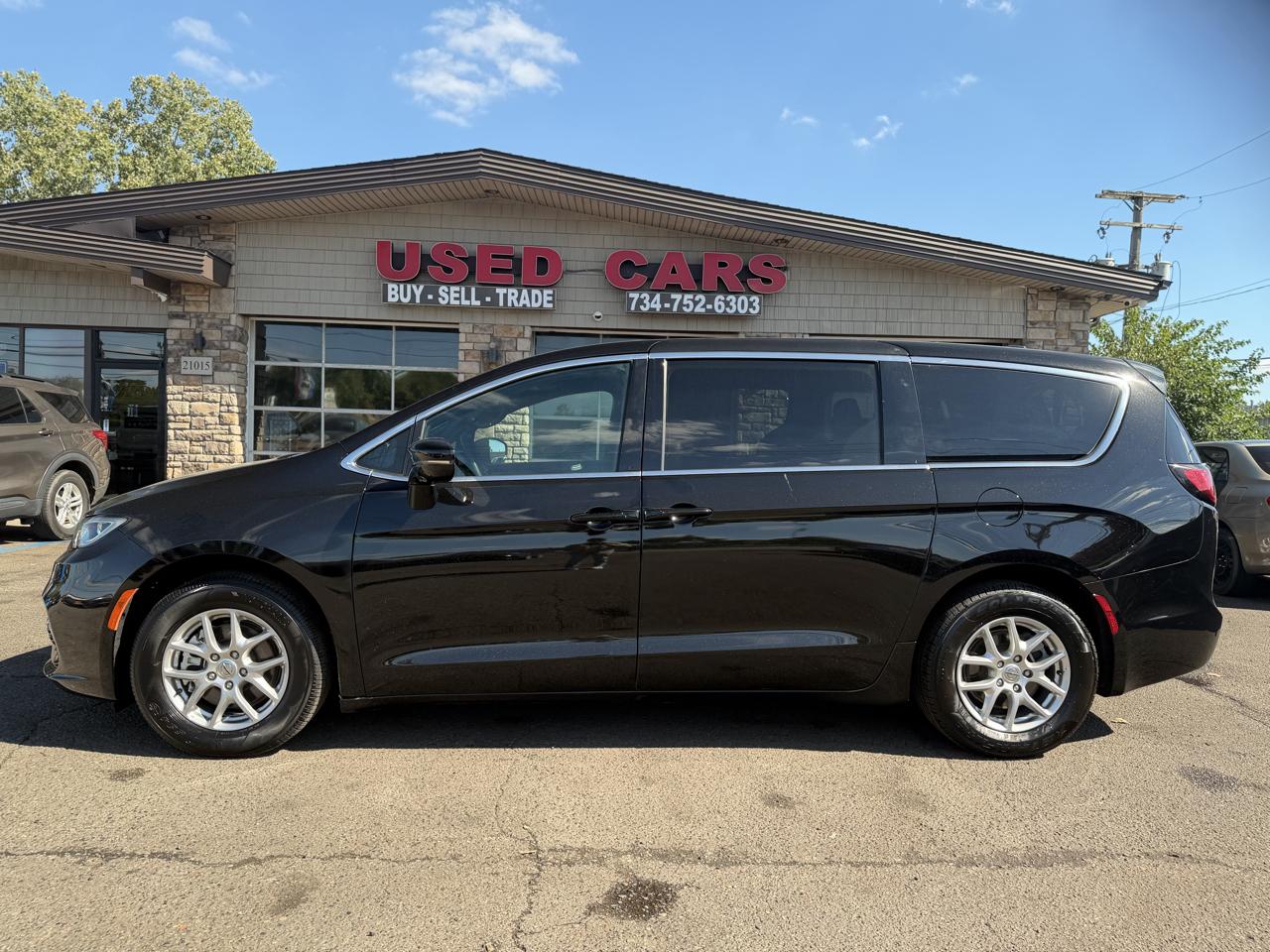 Chrysler Pacifica Select 2025