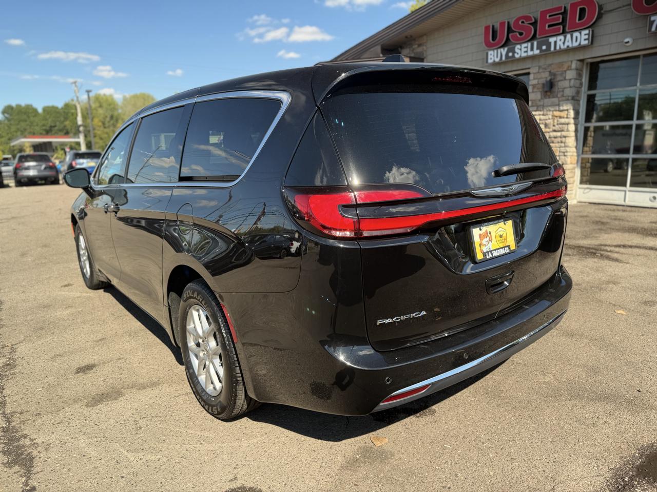 Chrysler Pacifica Select 2025