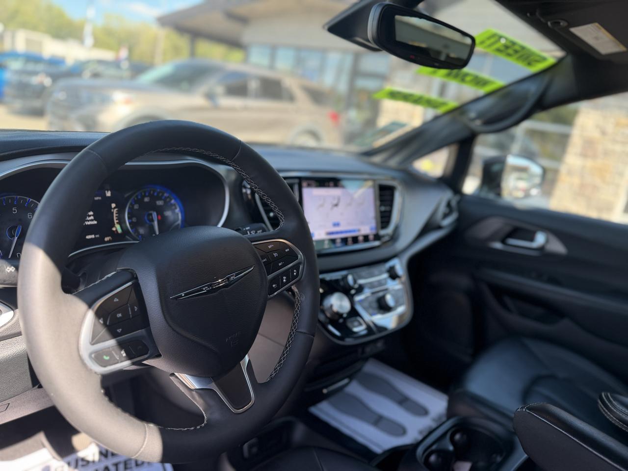 Chrysler Pacifica Select 2025