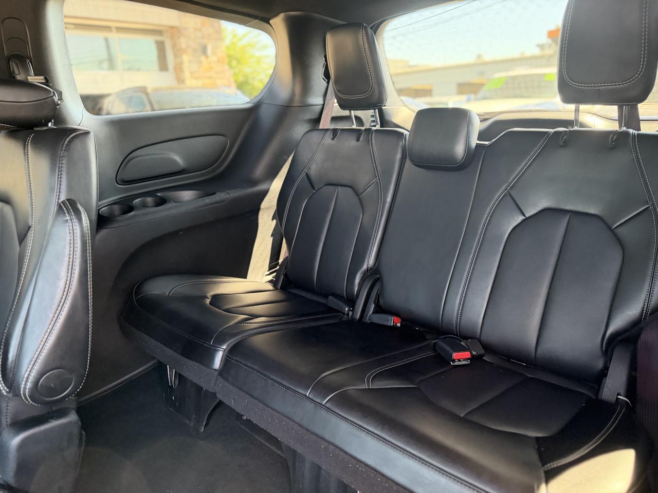 Chrysler Pacifica Select 2025