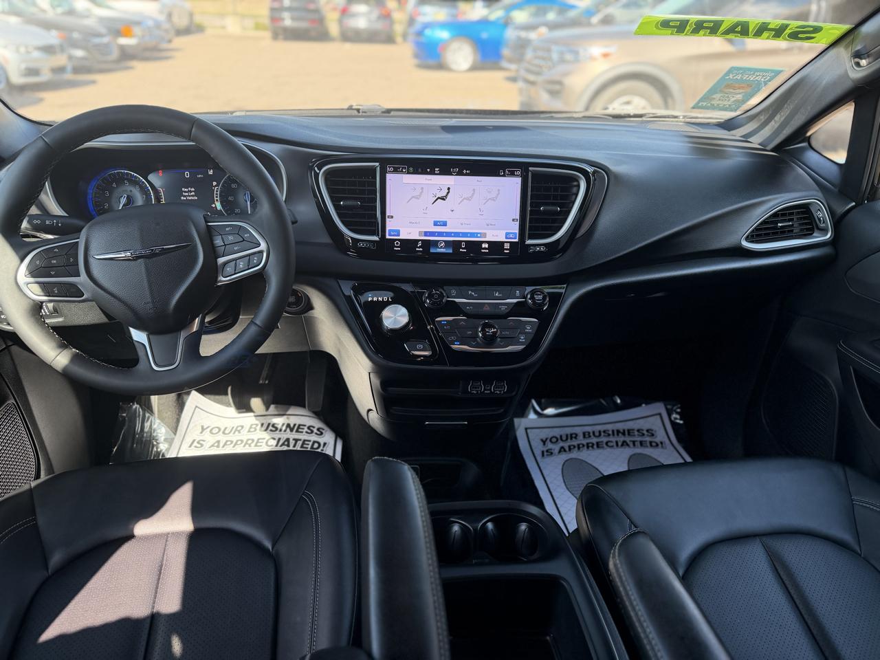 Chrysler Pacifica Select 2025