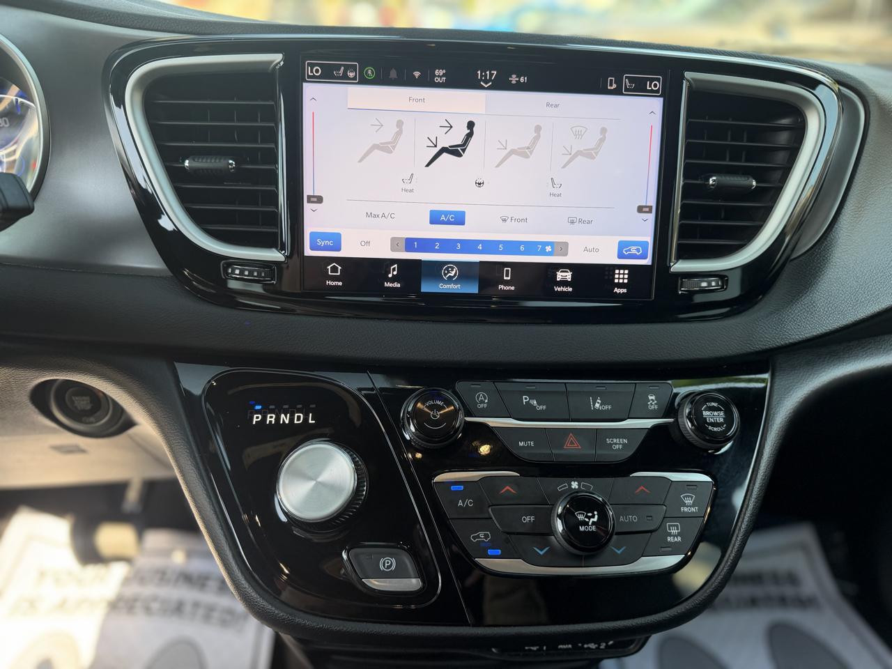 Chrysler Pacifica Select 2025