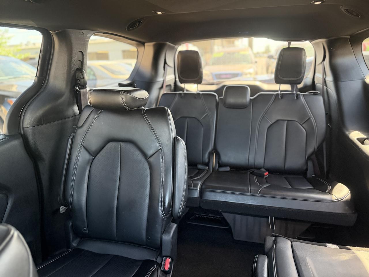 Chrysler Pacifica Select 2025