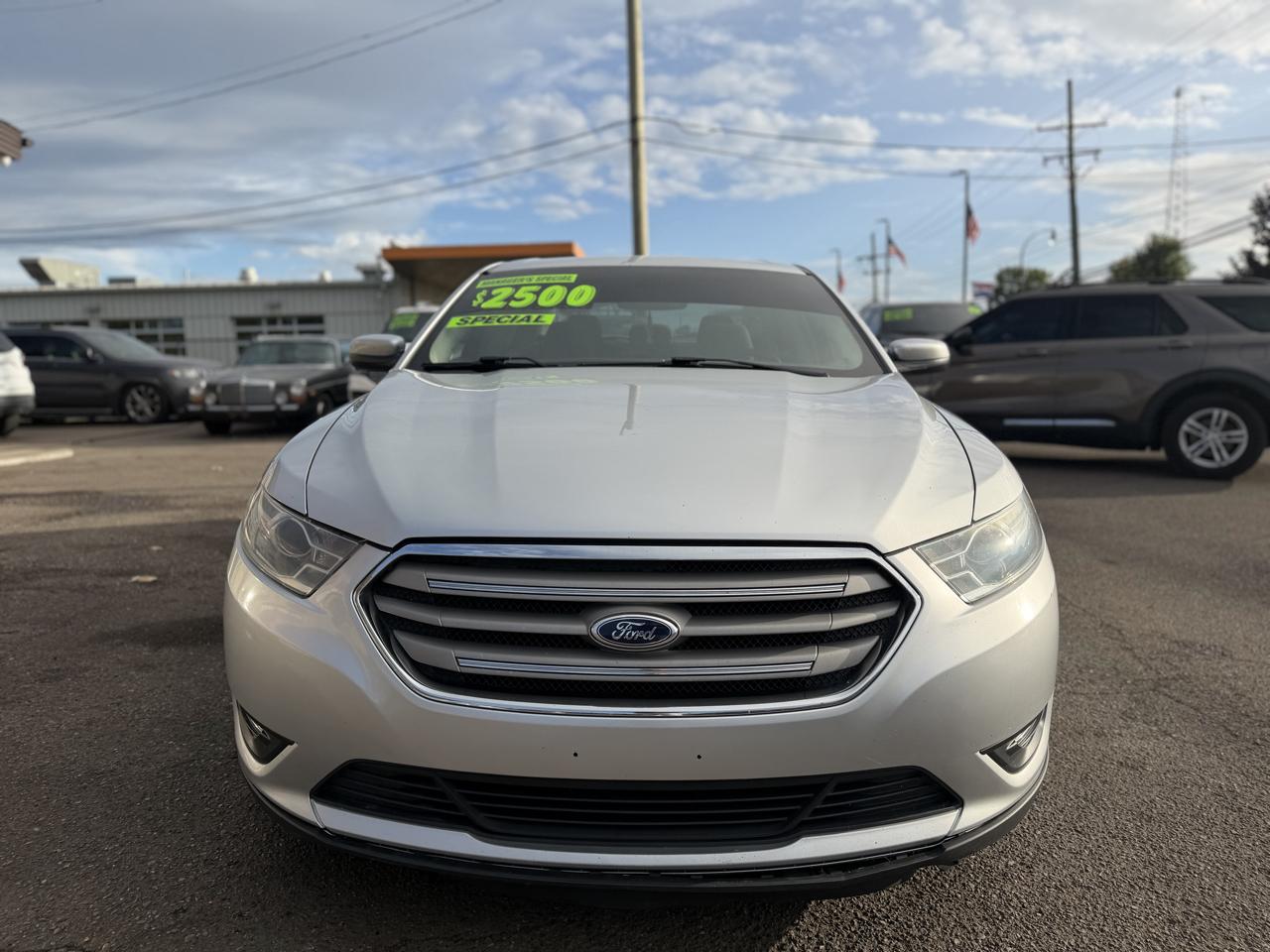 Ford Taurus SEL FWD 2015