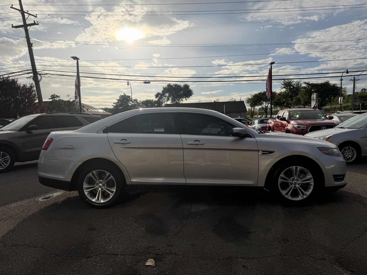 Ford Taurus SEL FWD 2015