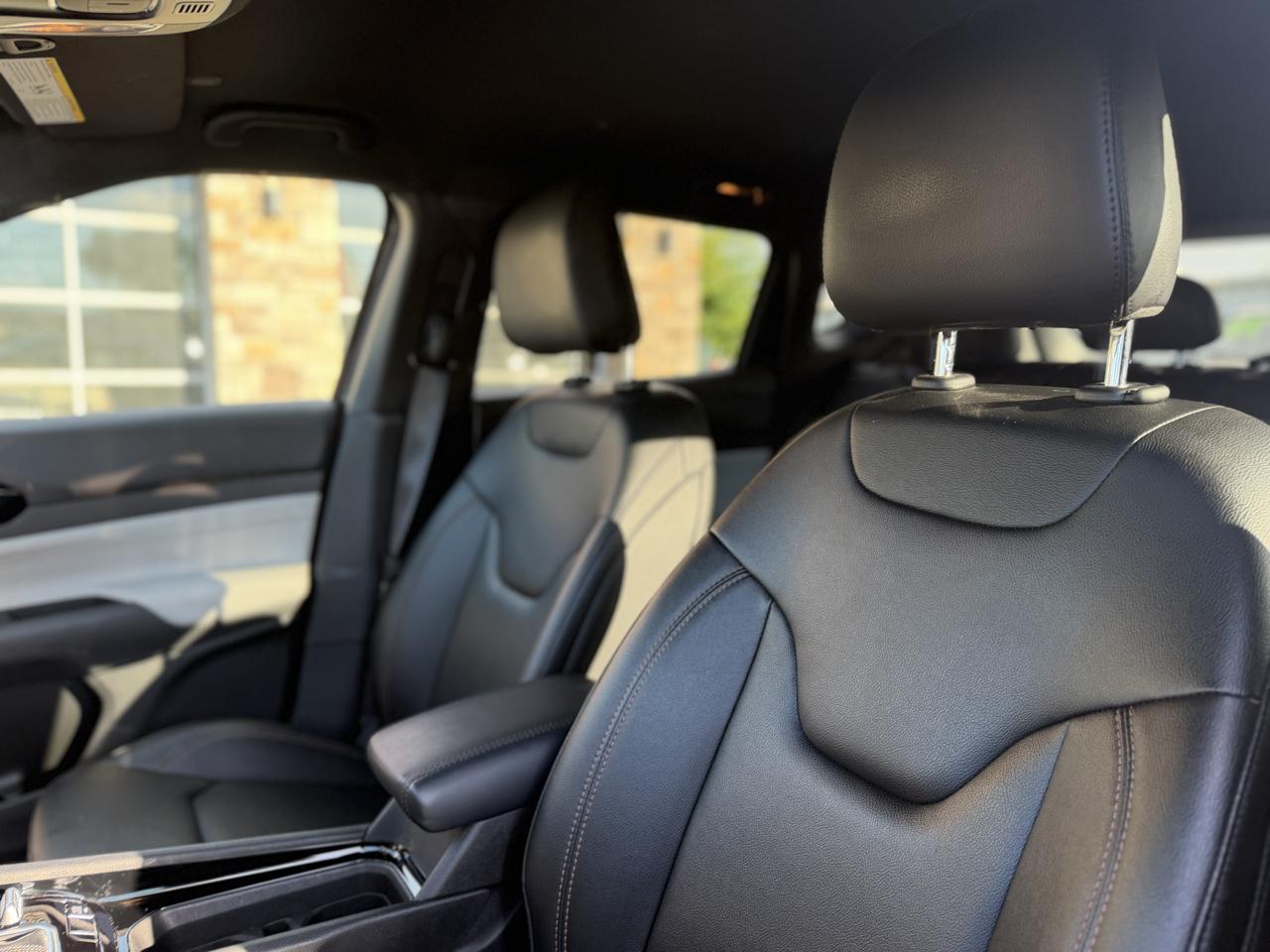 Jeep Compass photo 12