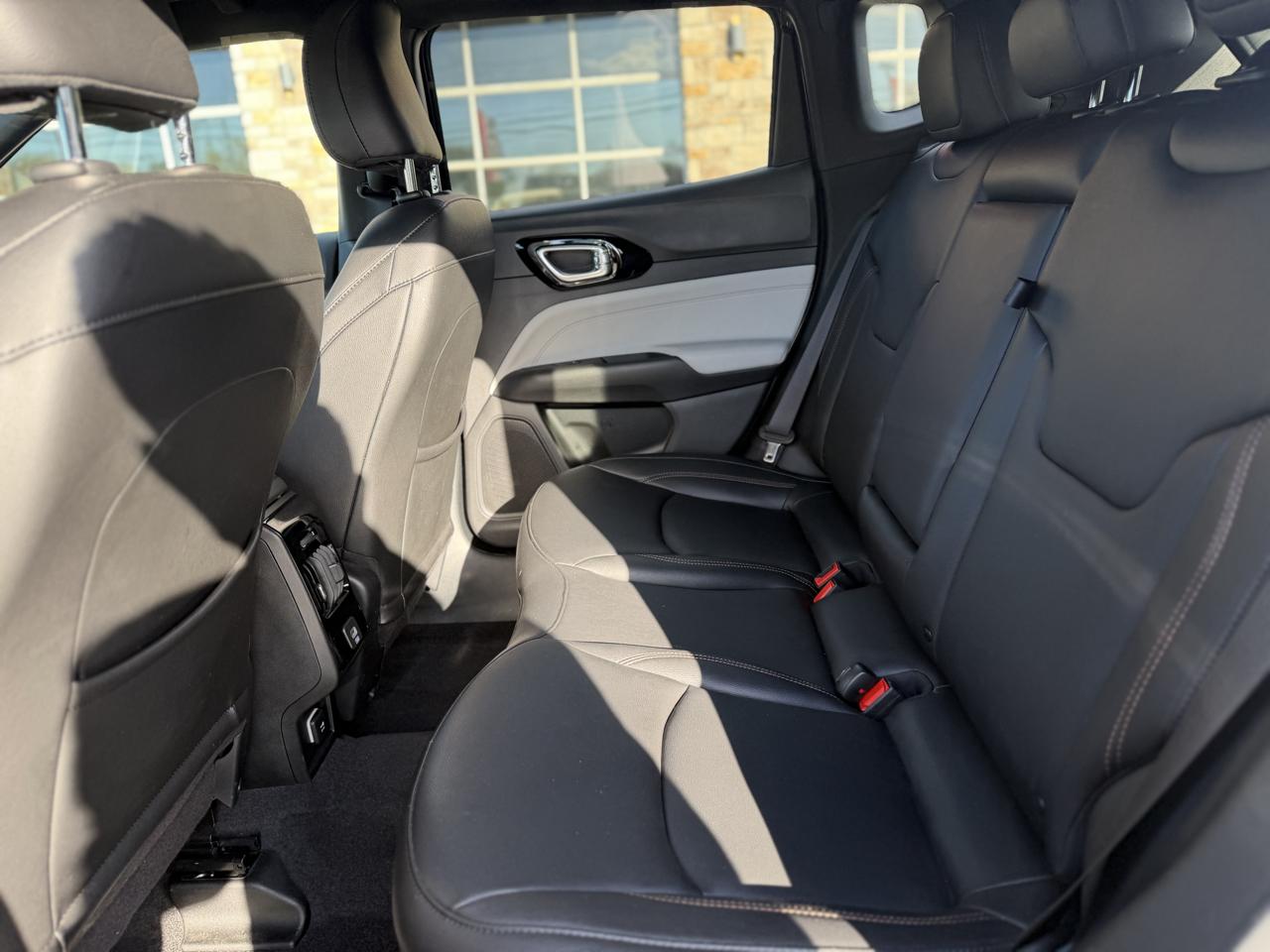 Jeep Compass photo 18