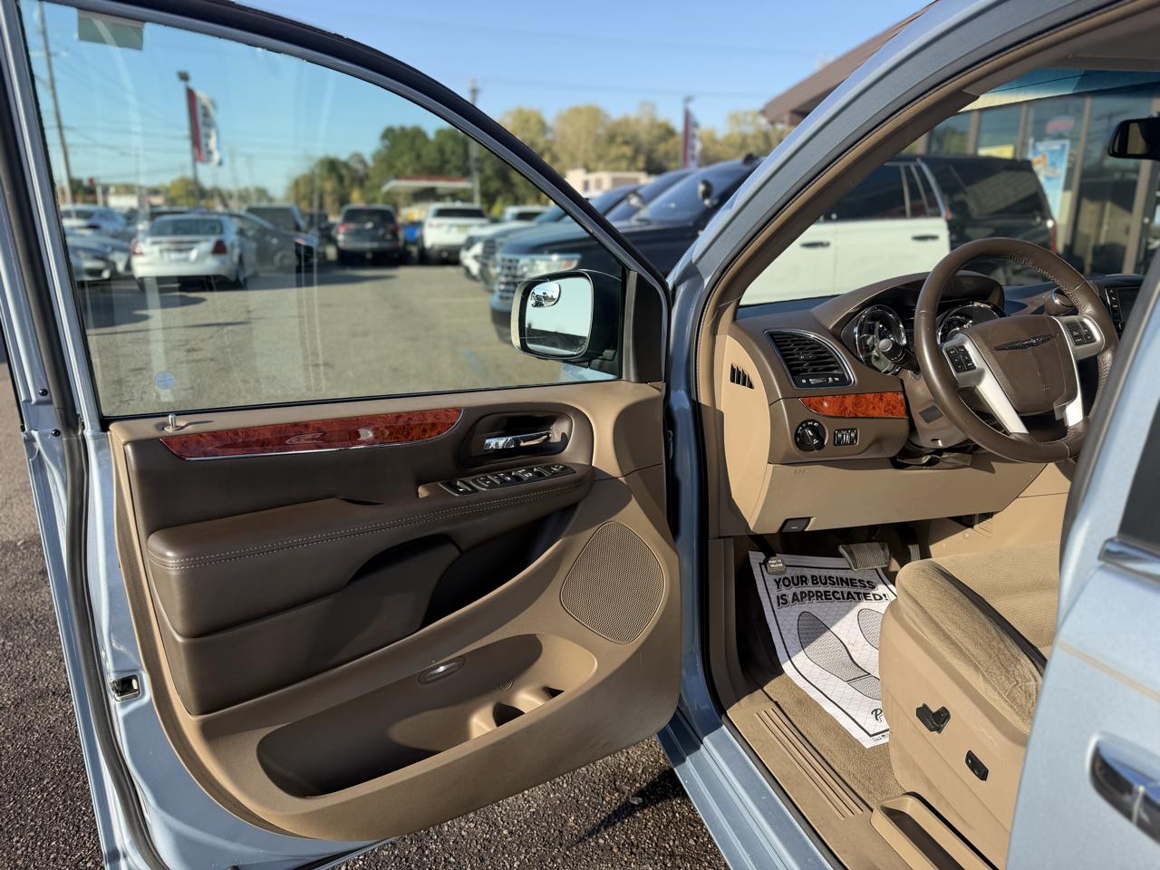 Chrysler Town & Country Touring 2016