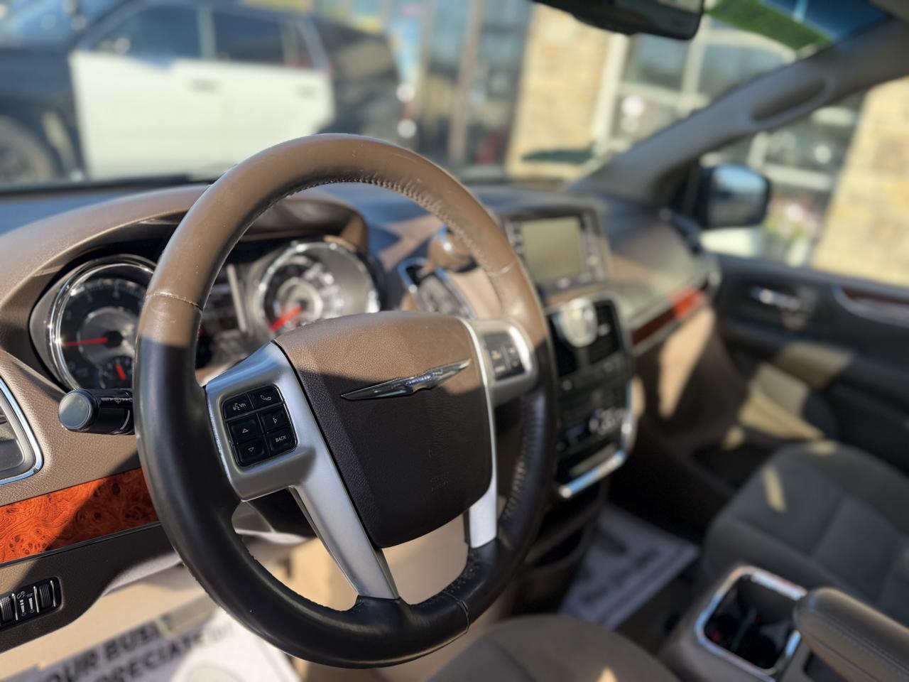Chrysler Town & Country Touring 2016