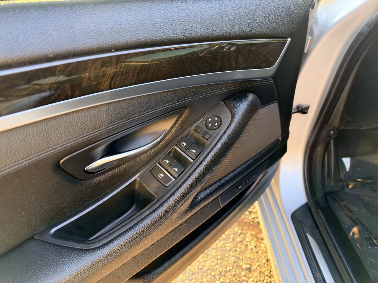 BMW 5-Series 528i xDrive 2016