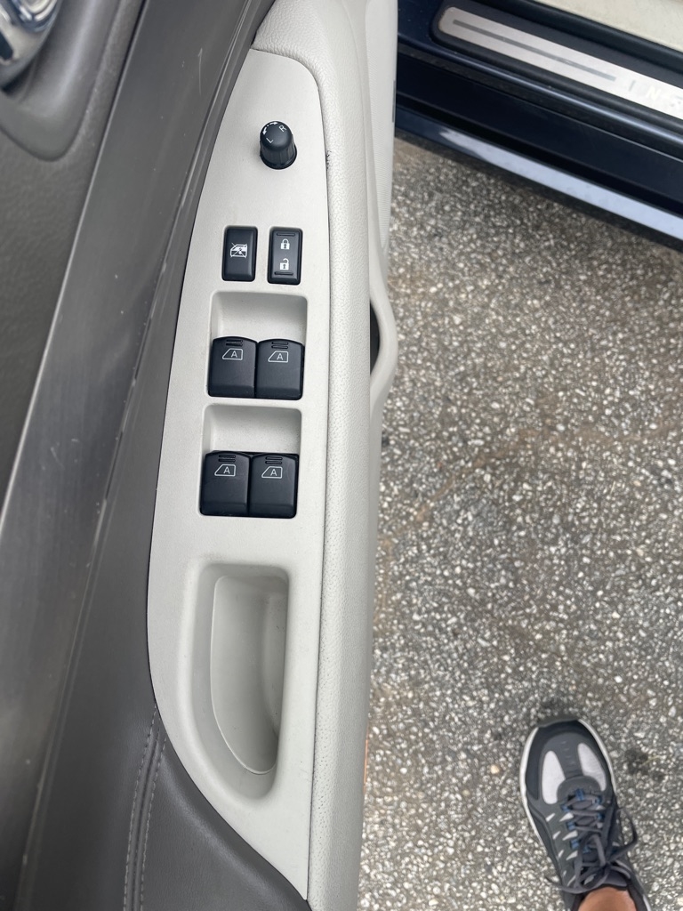 Infiniti G Sedan G37 Sport 6MT 2011