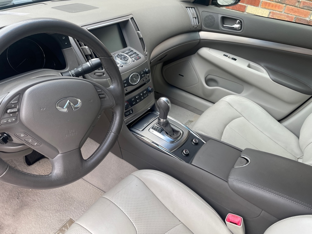 Infiniti G Sedan G37 Sport 6MT 2011