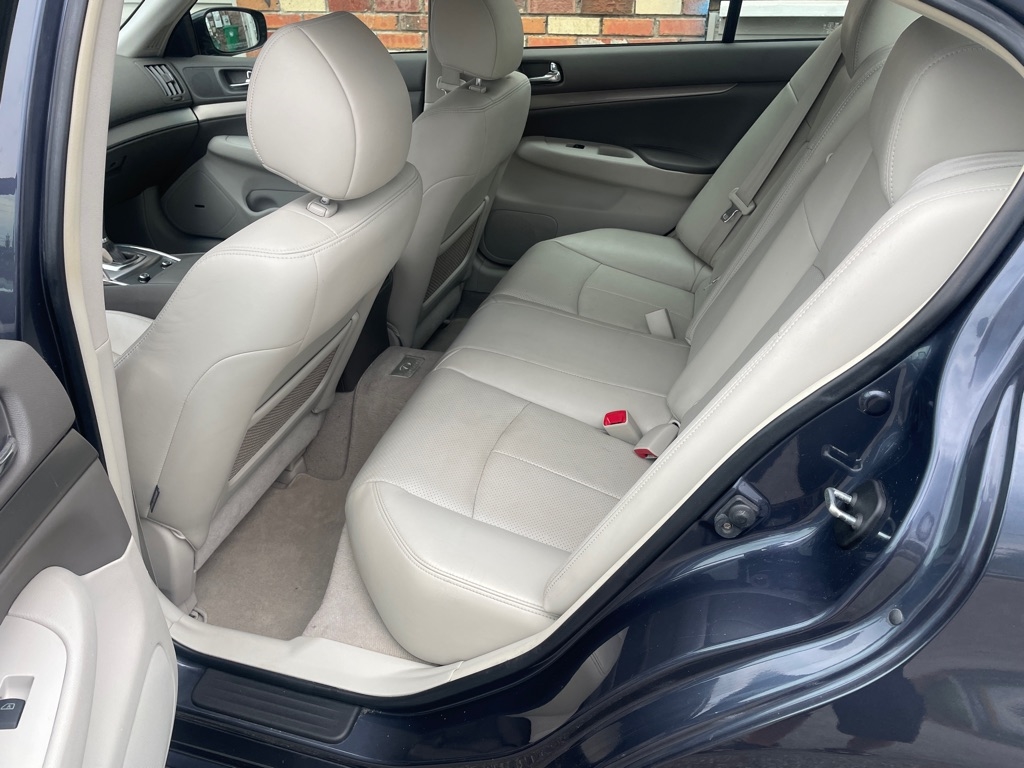 Infiniti G Sedan G37 Sport 6MT 2011