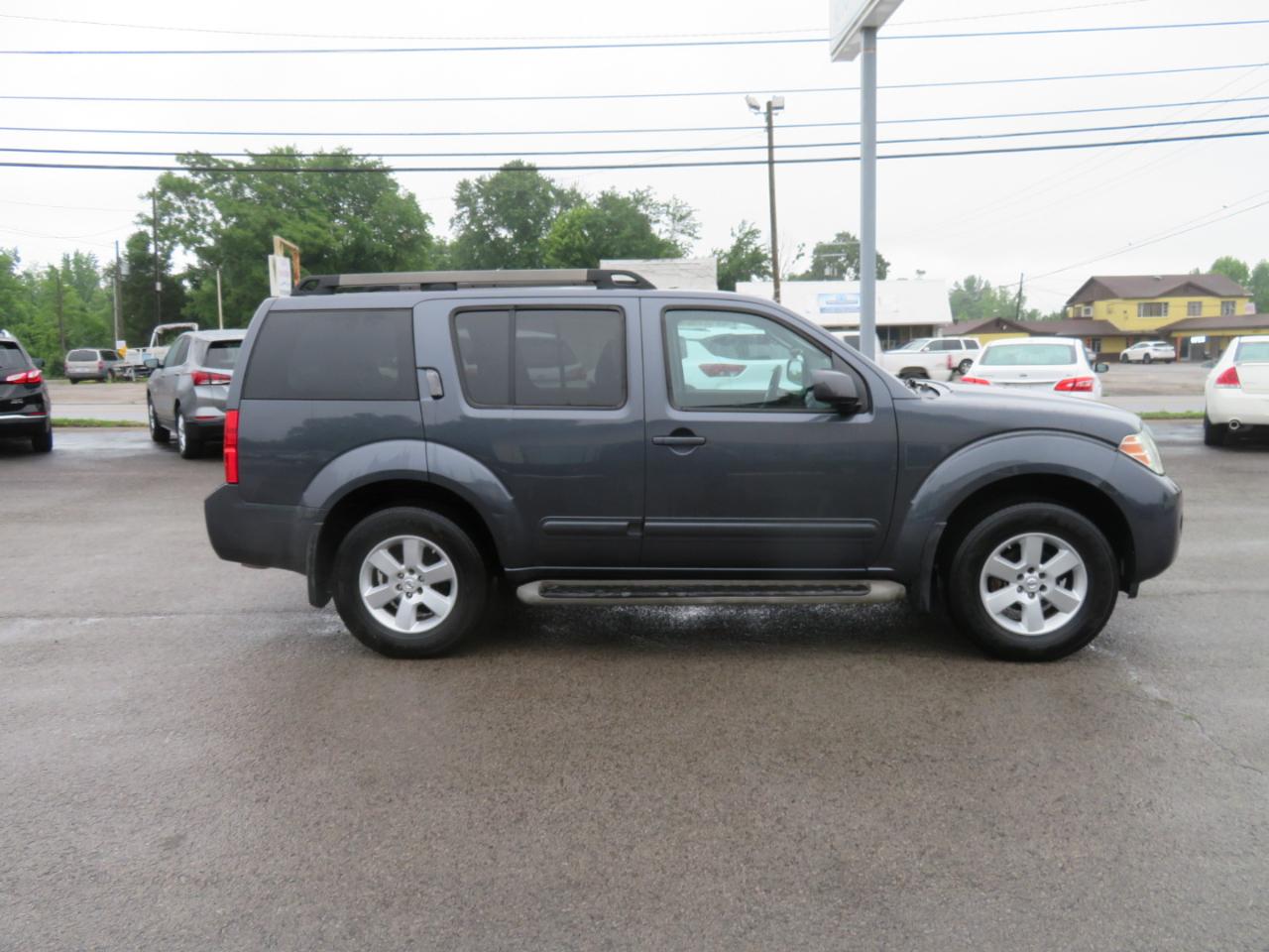 Nissan Pathfinder 2WD 4dr V6 SV 2011