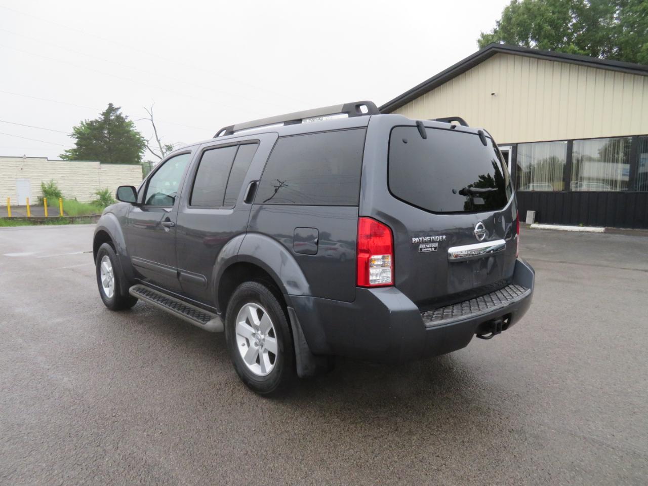 Nissan Pathfinder 2WD 4dr V6 SV 2011