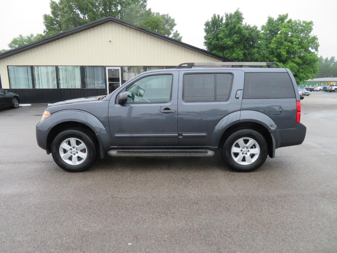 Nissan Pathfinder 2WD 4dr V6 SV 2011