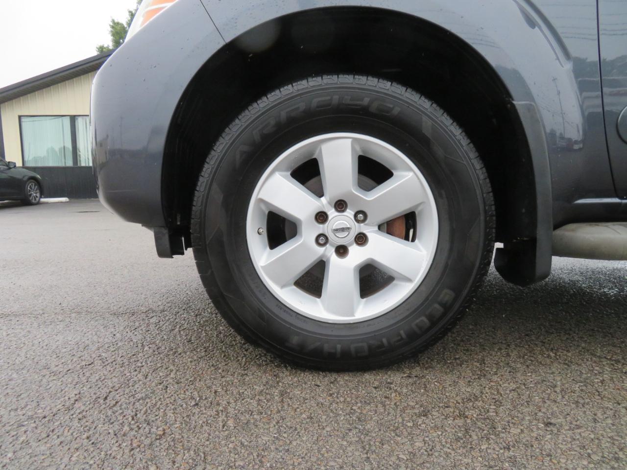 Nissan Pathfinder 2WD 4dr V6 SV 2011