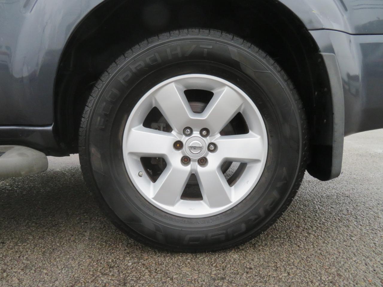 Nissan Pathfinder 2WD 4dr V6 SV 2011