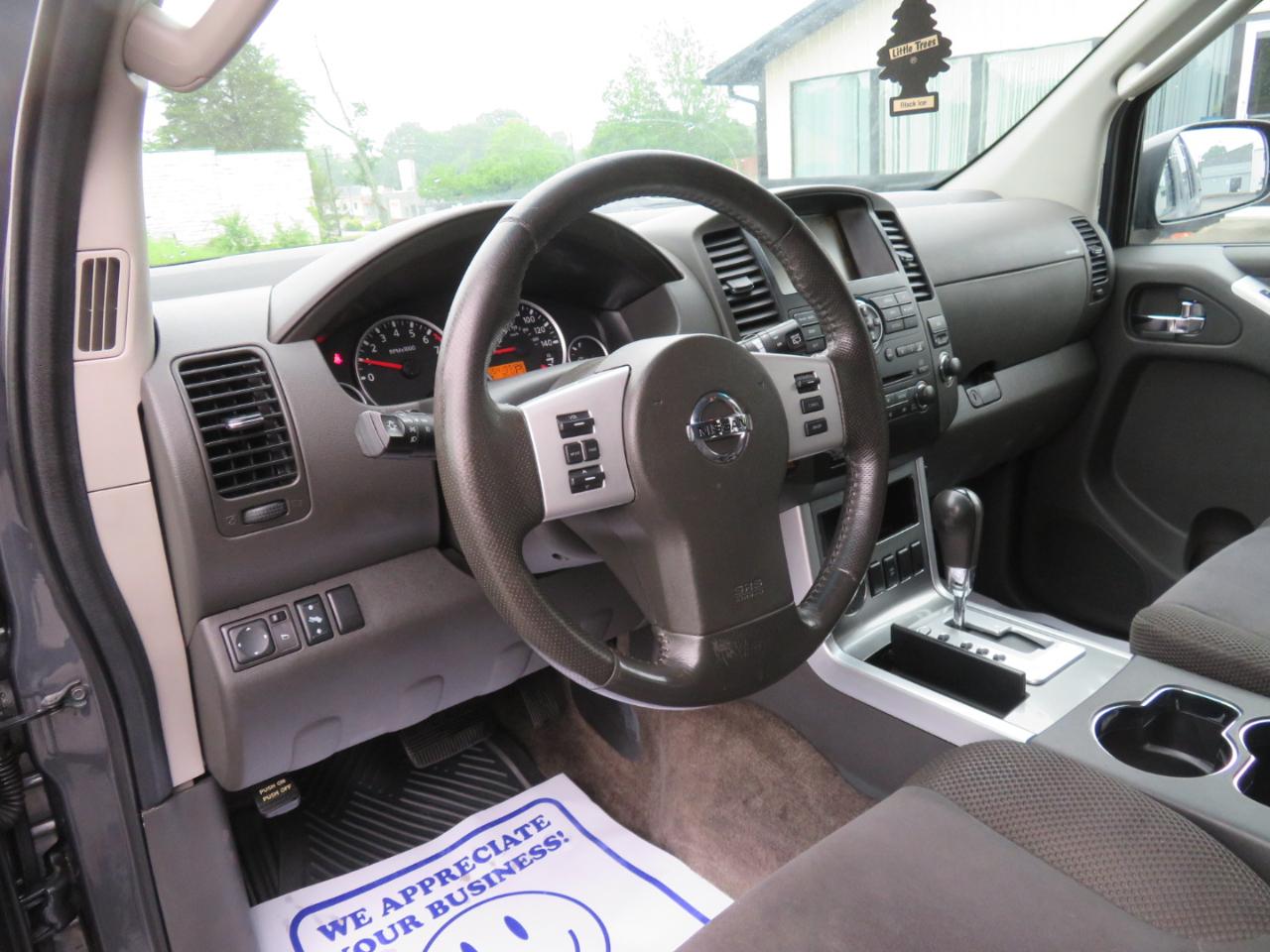 Nissan Pathfinder 2WD 4dr V6 SV 2011