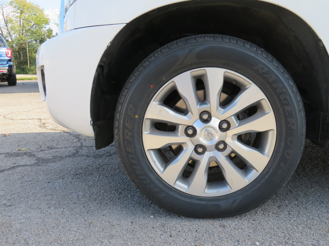 Toyota Sequoia 4WD 5.7L FFV Limited (Natl) 2013 Toyota Sequoia 4WD 5.7L FFV Limited (Natl) 2013