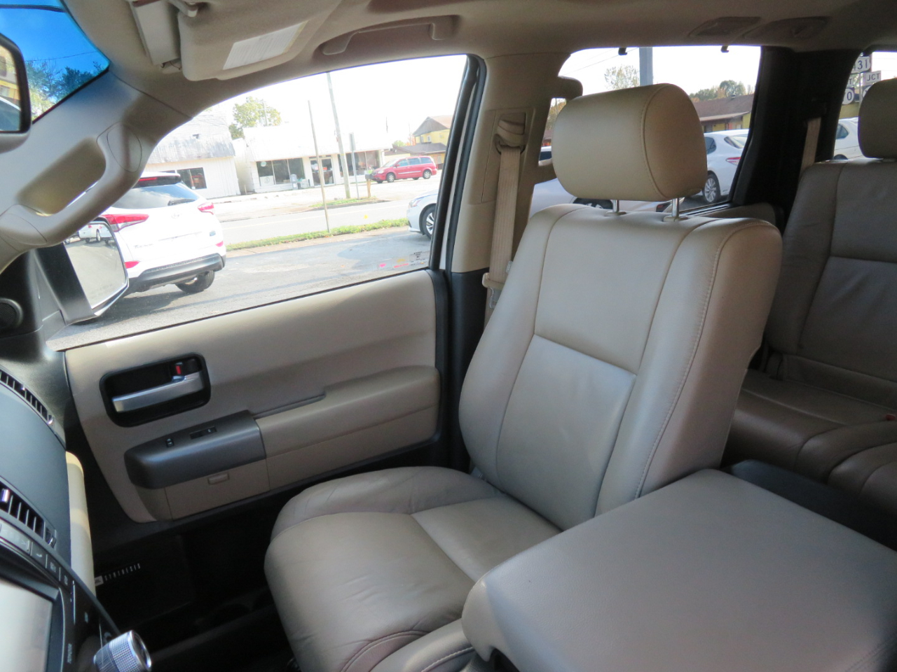 Toyota Sequoia 4WD 5.7L FFV Limited (Natl) 2013 Toyota Sequoia 4WD 5.7L FFV Limited (Natl) 2013