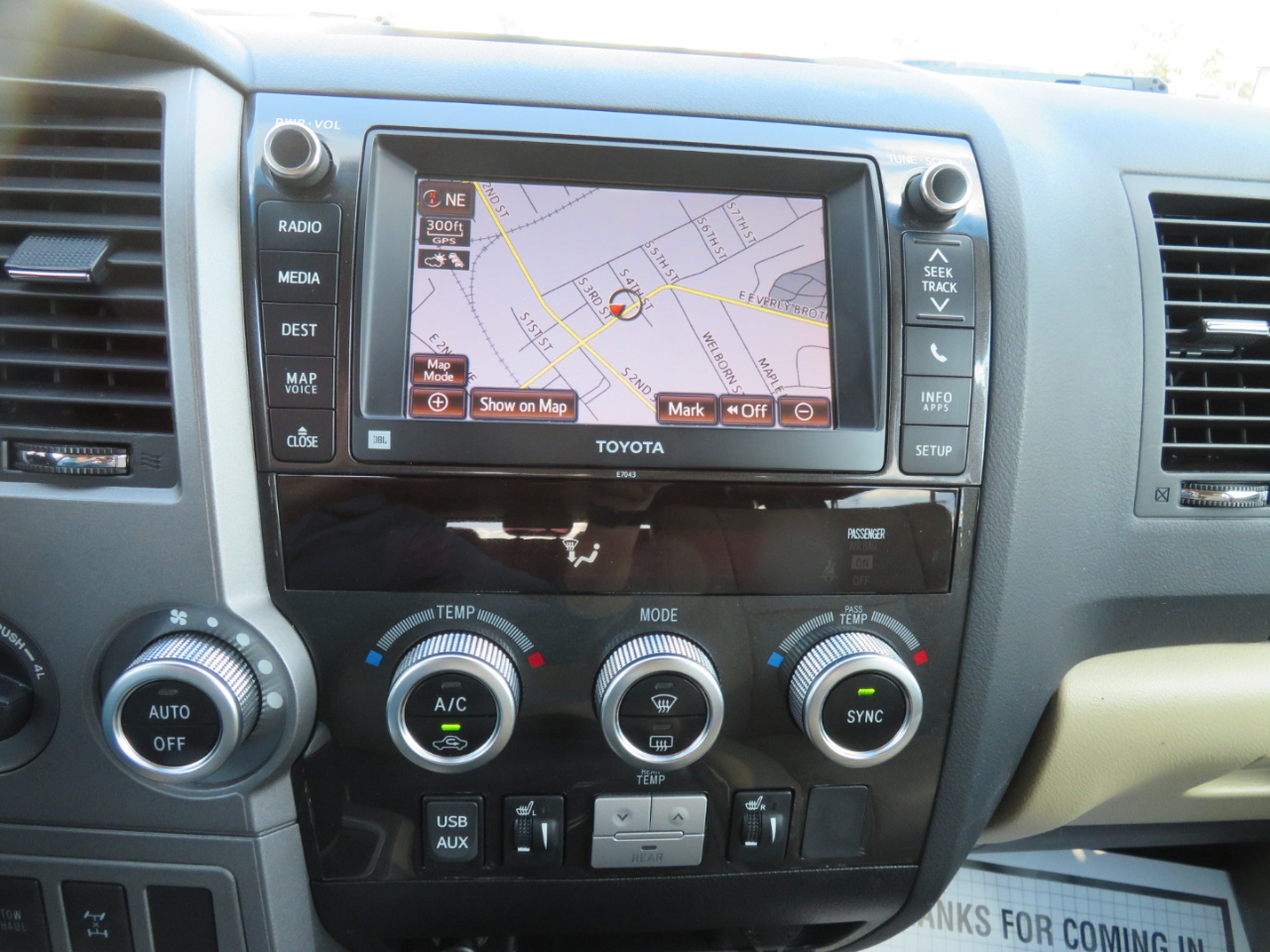 Toyota Sequoia 4WD 5.7L FFV Limited (Natl) 2013 Toyota Sequoia 4WD 5.7L FFV Limited (Natl) 2013