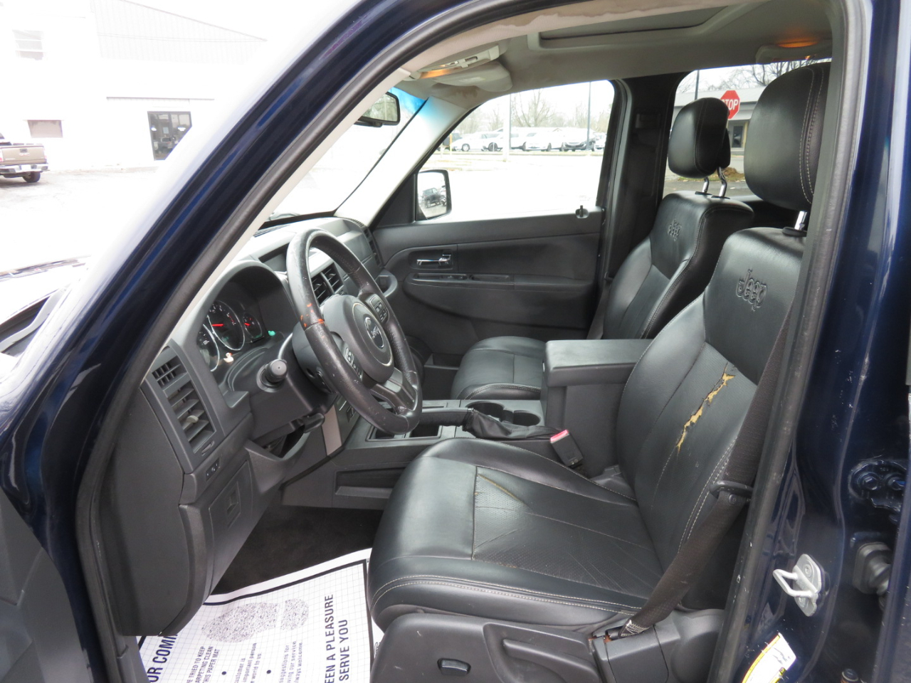 Jeep Liberty 4WD 4dr Sport Latitude 2012