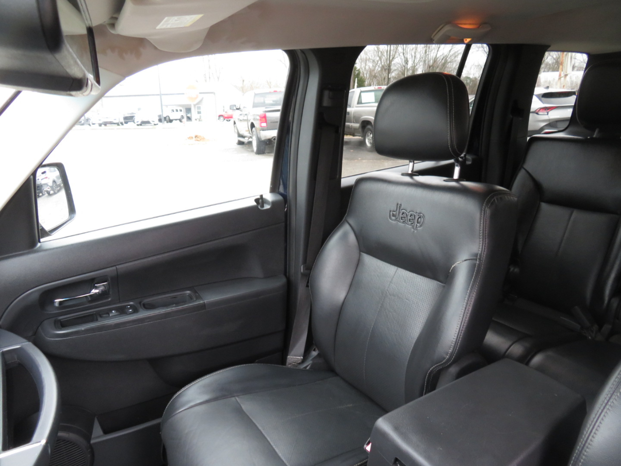 Jeep Liberty 4WD 4dr Sport Latitude 2012