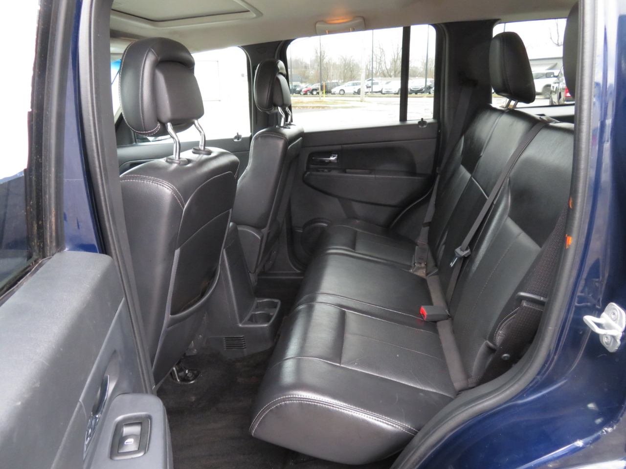 Jeep Liberty 4WD 4dr Sport Latitude 2012