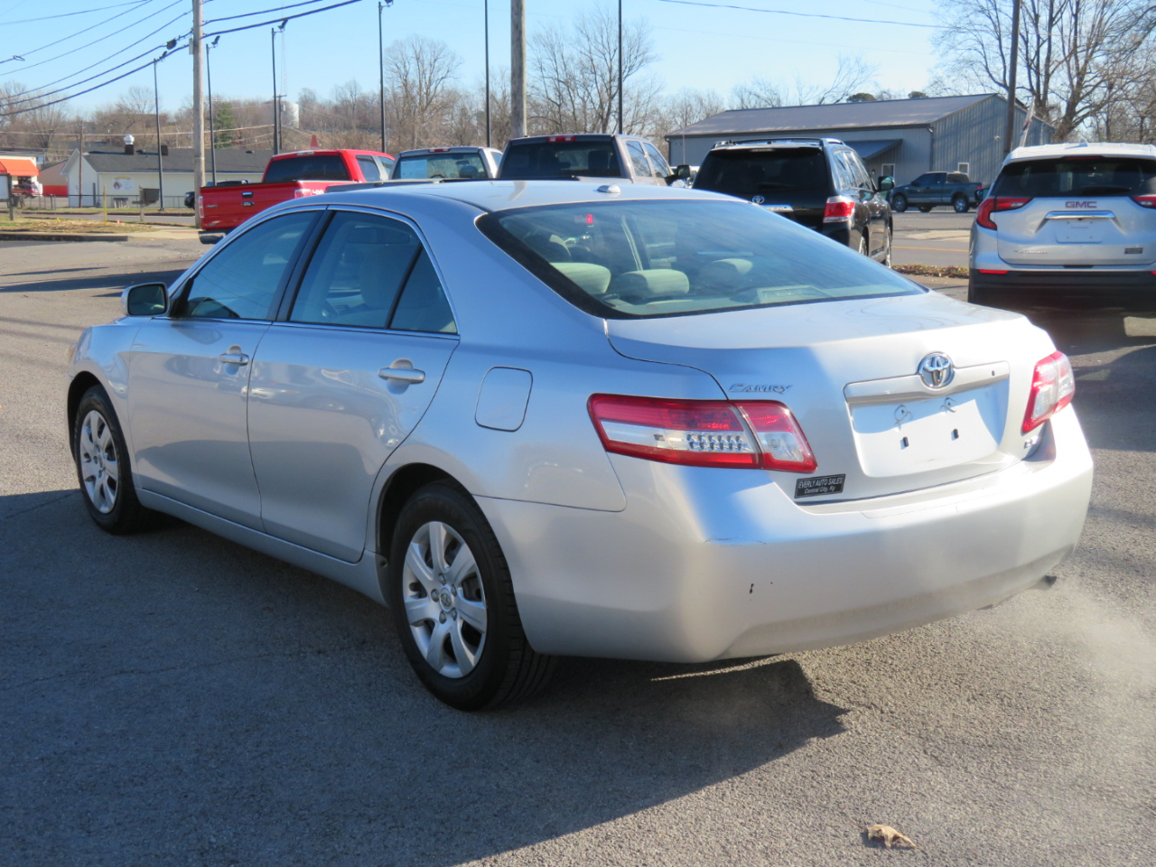 Toyota Camry 4dr Sdn I4 Man (Natl) 2010