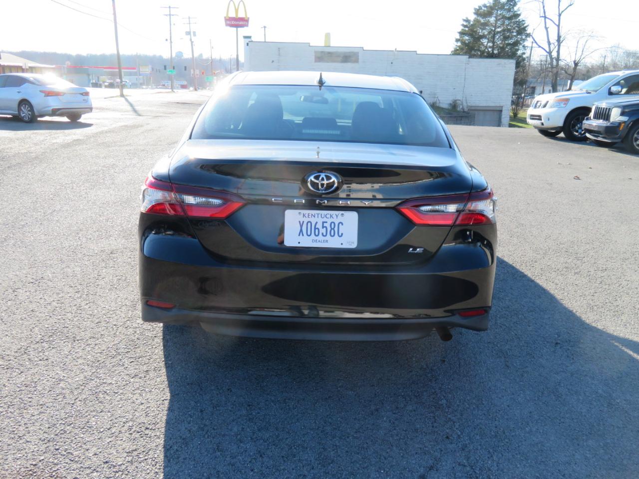 Toyota Camry LE Auto (Natl) 2022