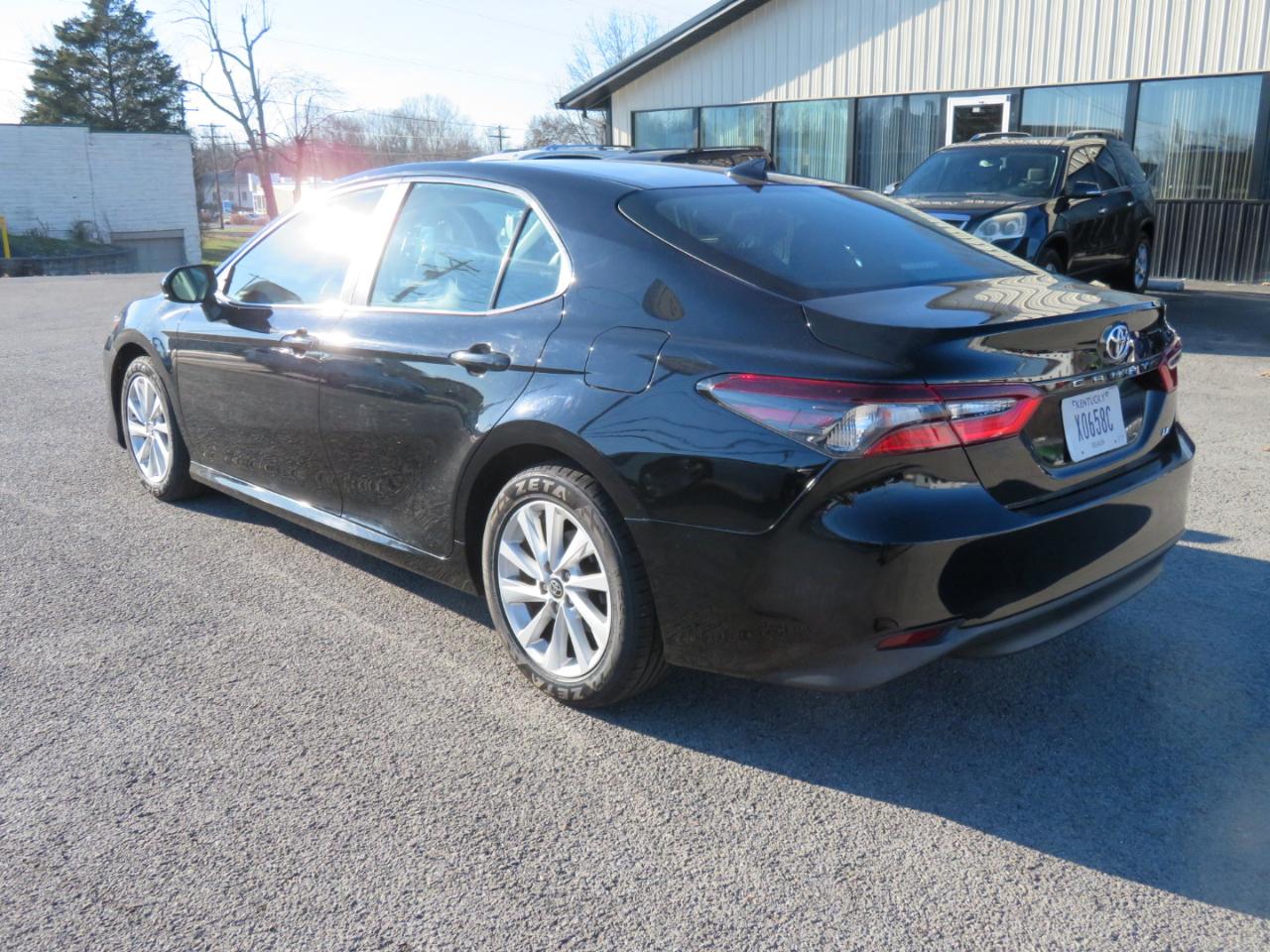 Toyota Camry LE Auto (Natl) 2022