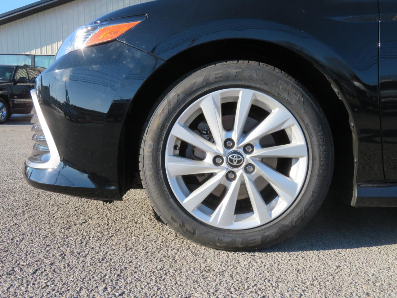 Toyota Camry LE Auto (Natl) 2022