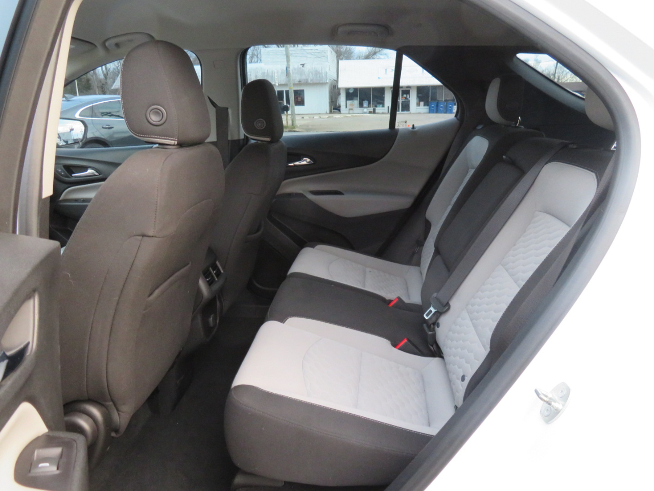 Chevrolet Equinox FWD 4dr LS w/1LS 2018