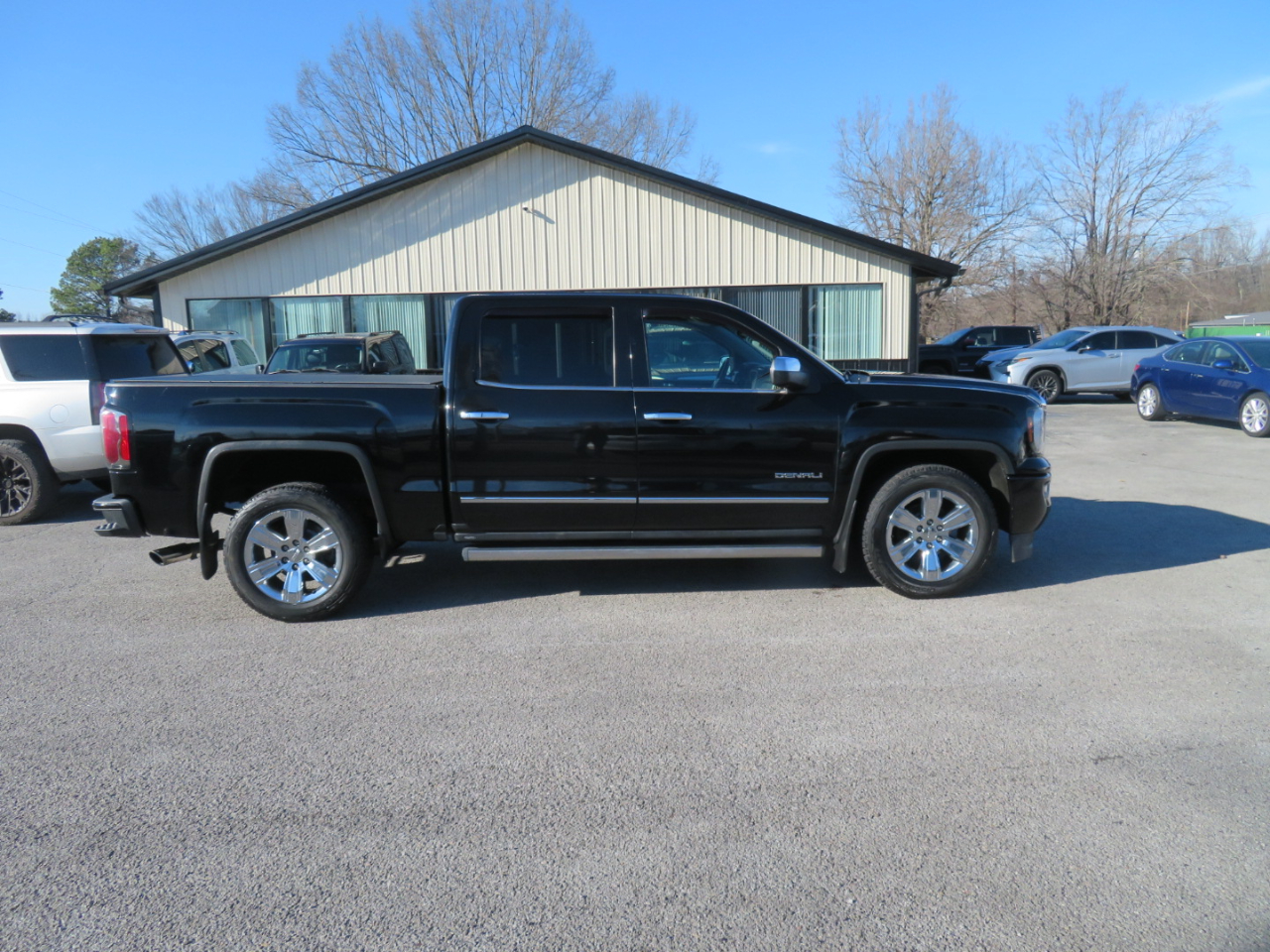 GMC Sierra 1500 4WD Crew Cab 143.5" Denali 2016