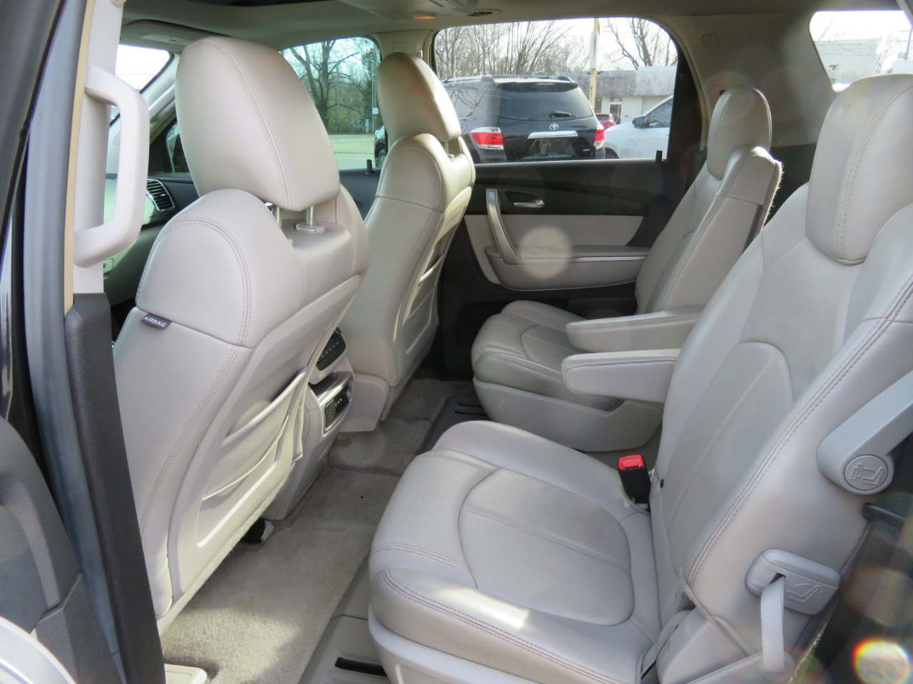 GMC Acadia FWD 4dr SLT2 2008