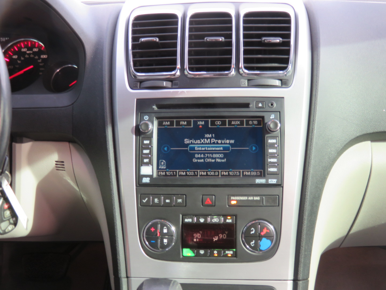 GMC Acadia FWD 4dr SLT2 2008