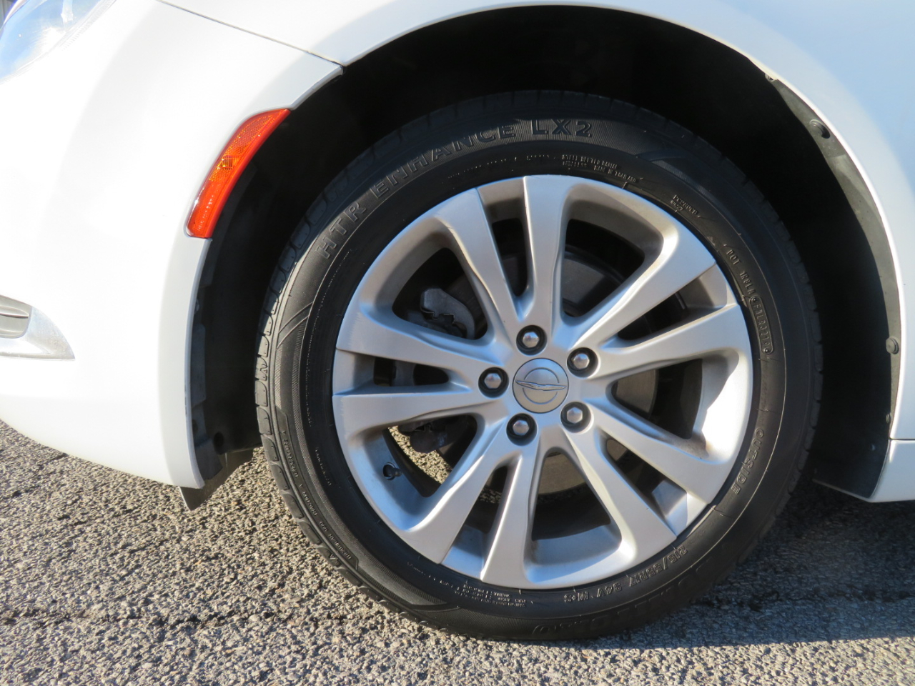 Chrysler 200 4dr Sdn Limited FWD 2016