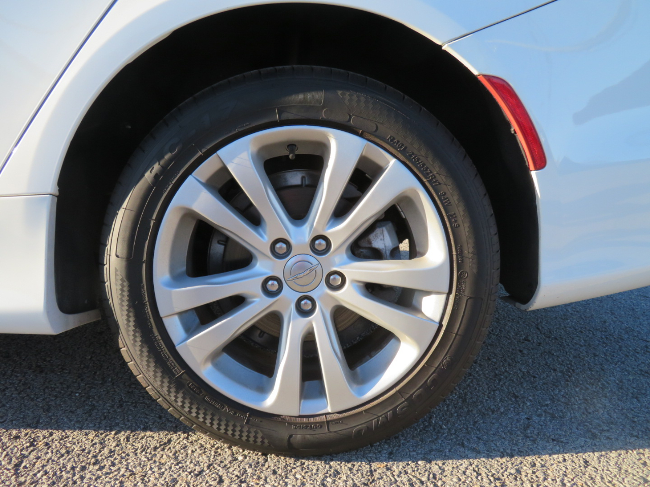 Chrysler 200 4dr Sdn Limited FWD 2016