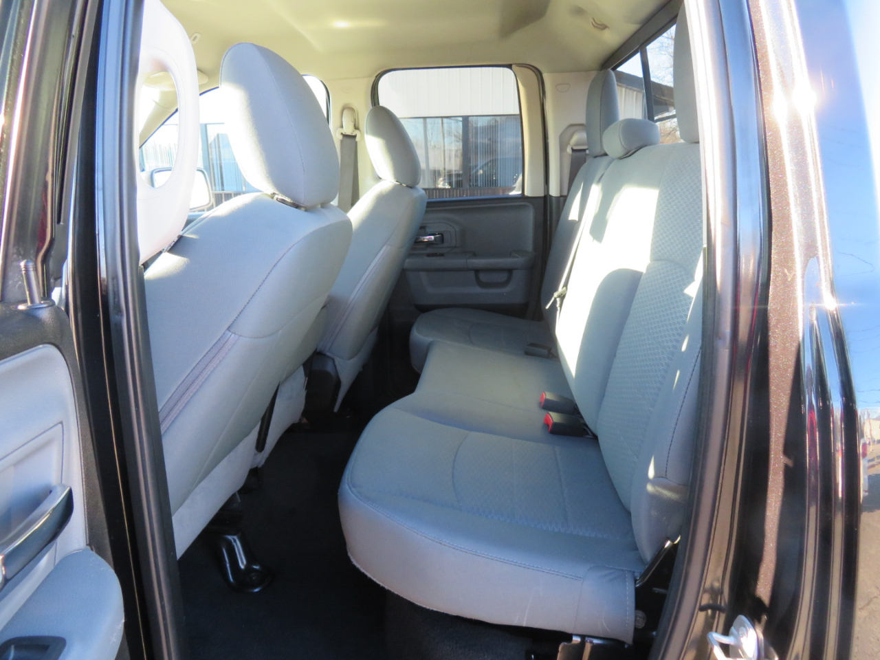 RAM 1500 SLT 4x4 Quad Cab 6'4" Box 2018