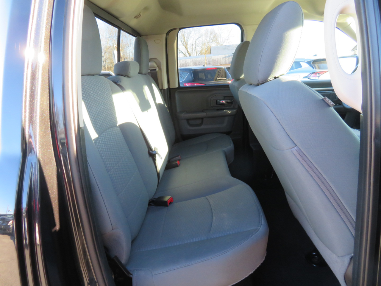 RAM 1500 SLT 4x4 Quad Cab 6'4" Box 2018